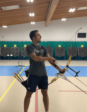 bad archery posture at set position leaning back